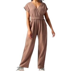 Backcountry Cotton Gauze Jumpsuit Size M Taupe V-neck Elastic Waist Pockets